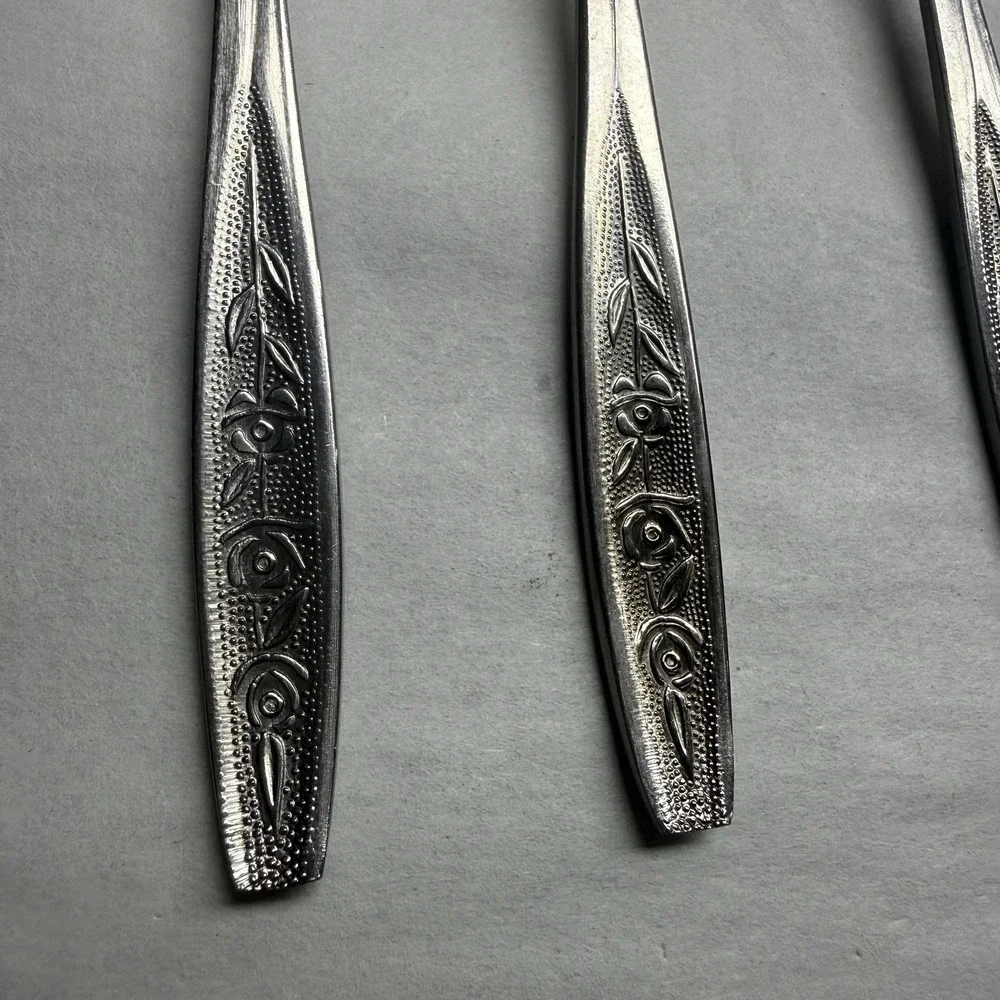 9 Vintage Customcraft CUS1 Dinner Place Spoons Roses Stainless Steel Flatware